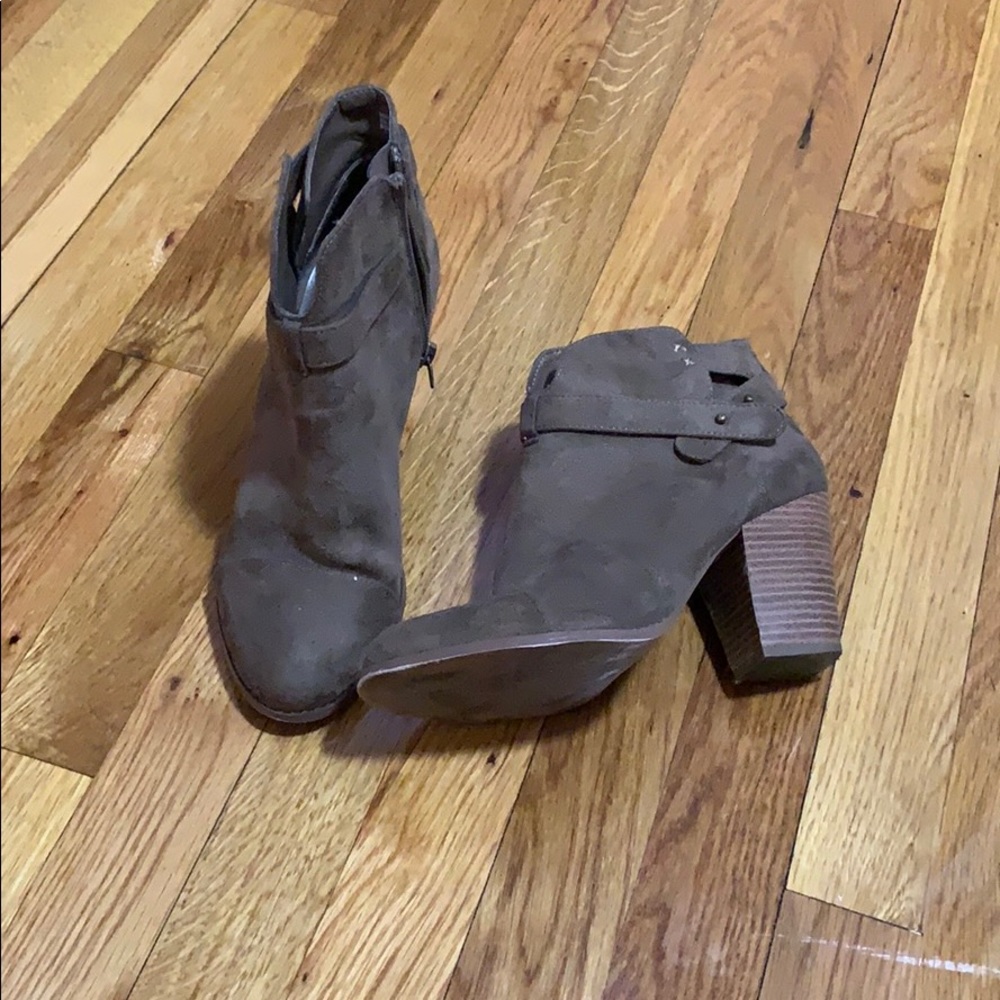 Brown fake suede heel booties